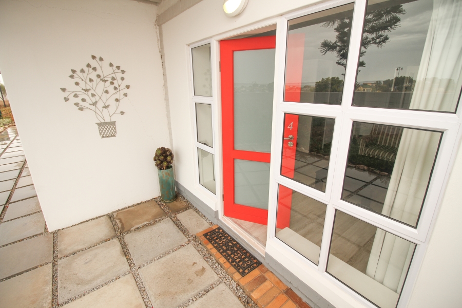 11 Bedroom Property for Sale in Middedorp Western Cape